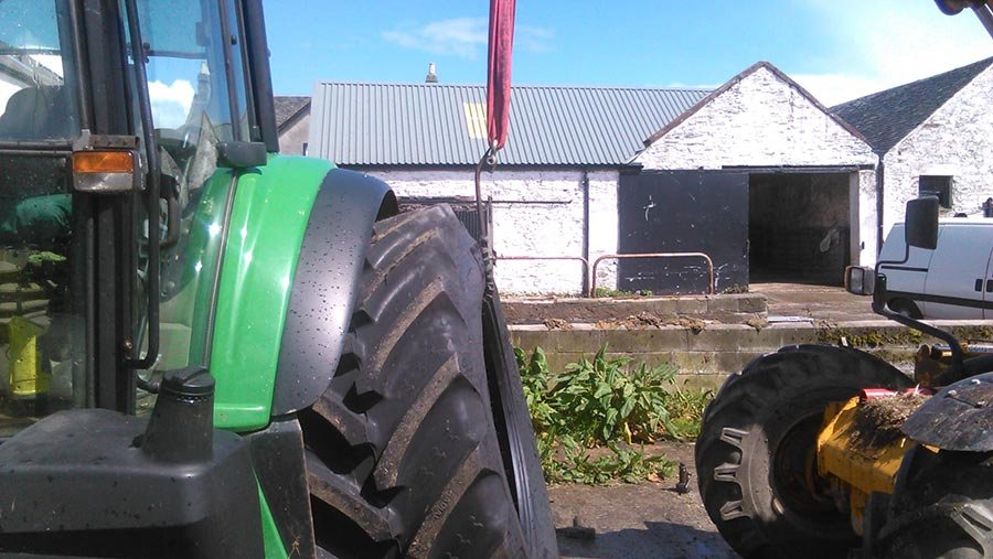 Tyre hook
