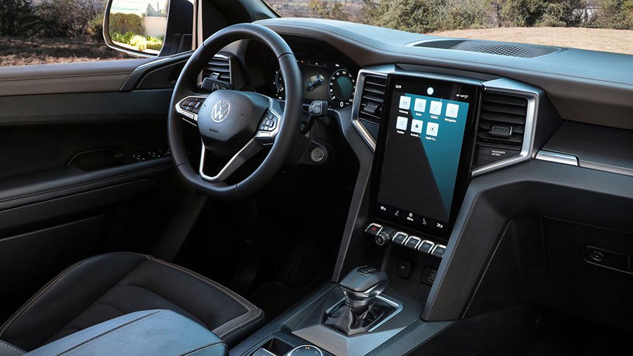 VW Amarok interior