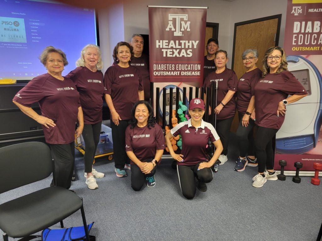 HealthtyPeople Healthy Bodies instructor and program participants. 