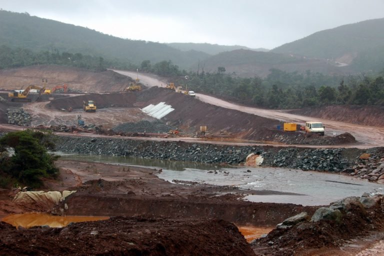 Nickel mining in Goro, New Caledonia, in 2007. Image courtesy of Sekundo via Flickr (CC BY-NC-ND 2.0).