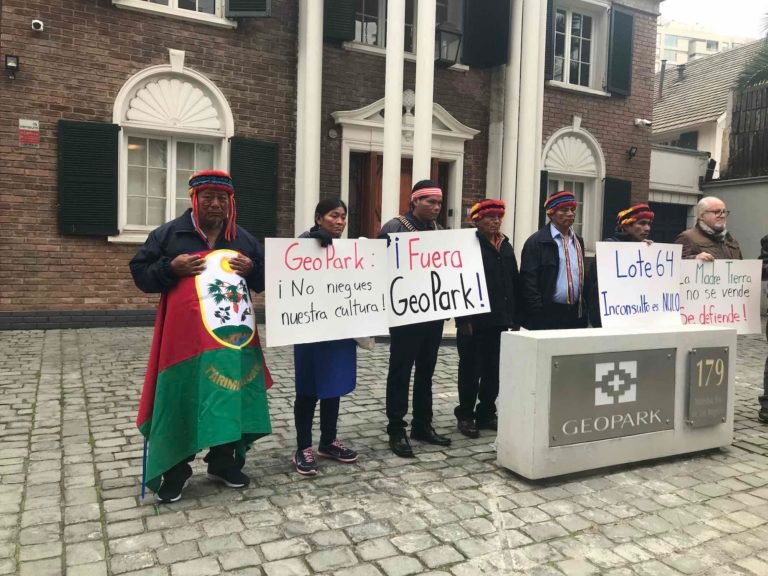 Achuar and Wampis peoples protest in front of Geopark’s offices in Chile.