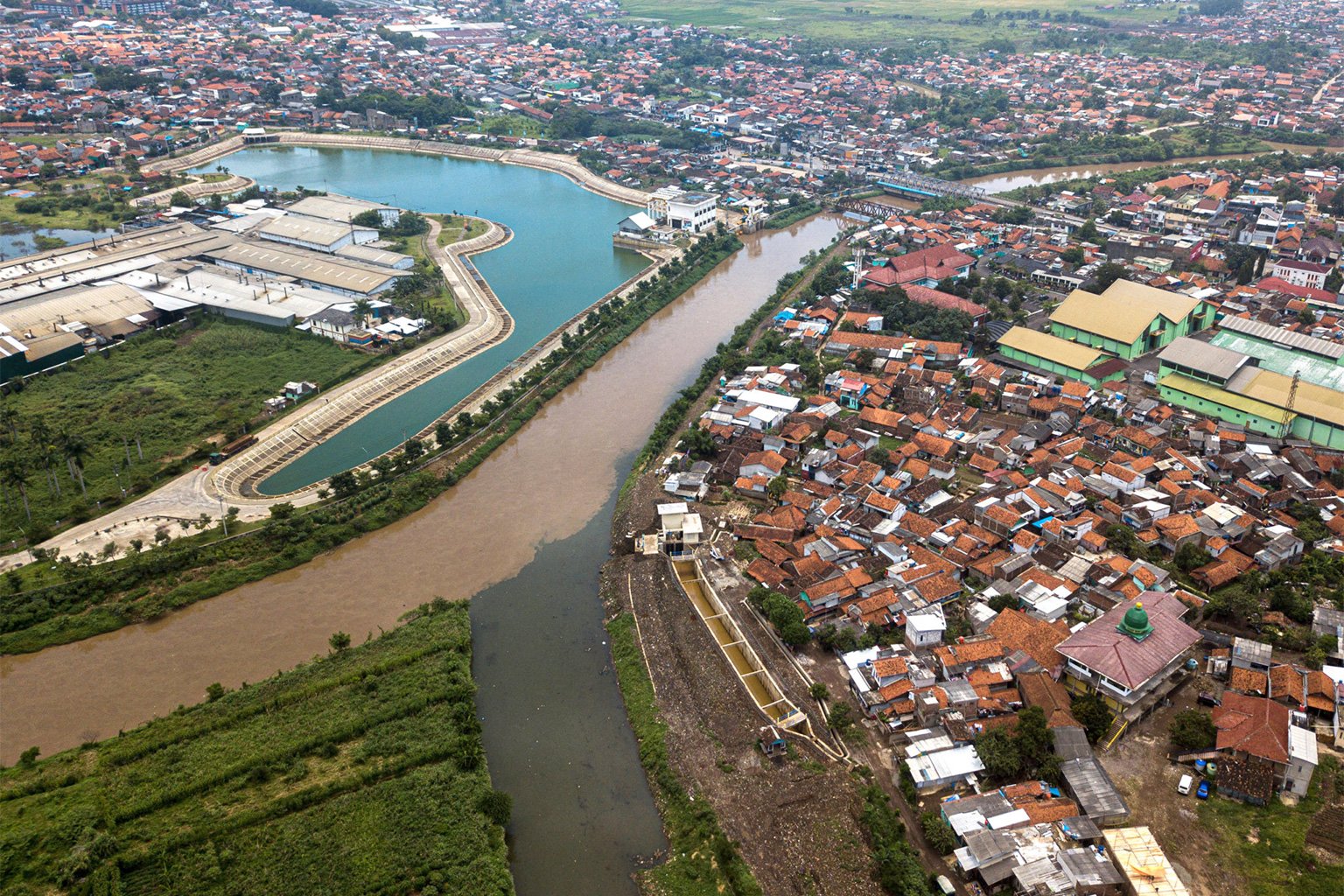 The Citarum flows through Bogosoang