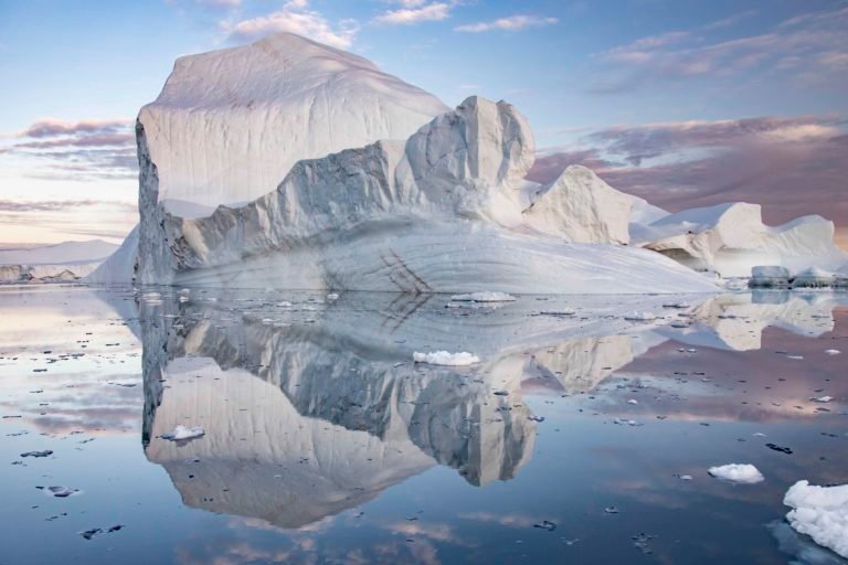 Iceberg at Pitorqeq, Avannaata, Greenland. Image by Steve Weston via Flickr (CC BY-NC-ND 2.0).