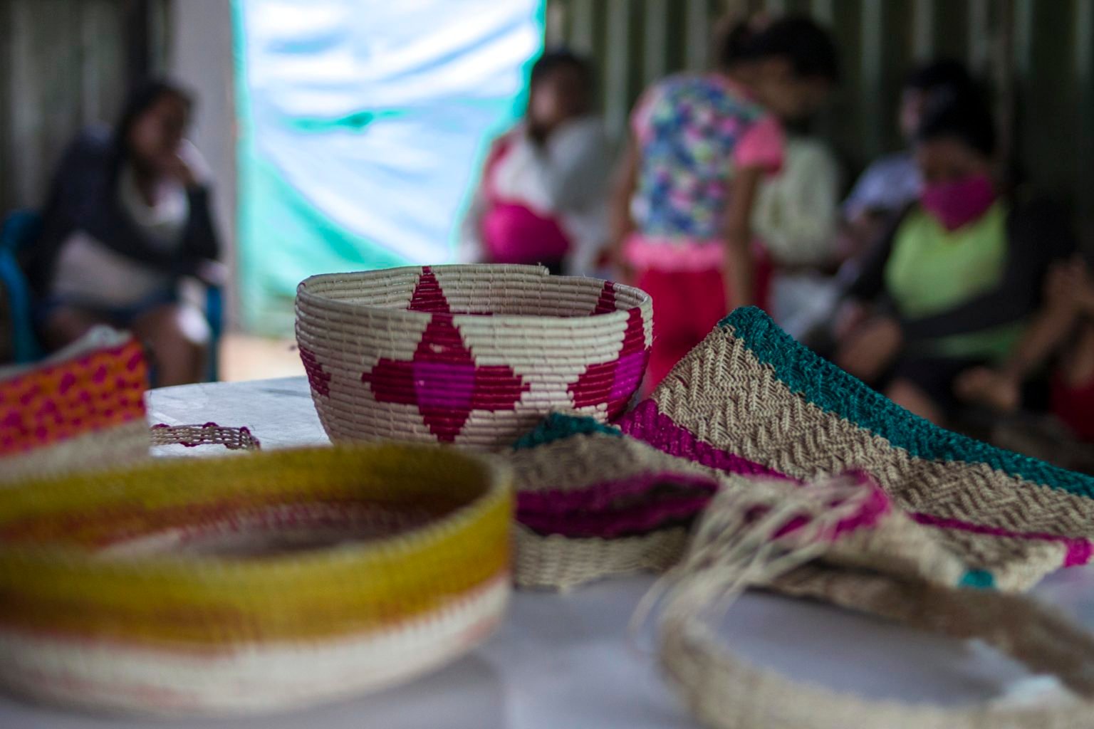 Crafts made by the weavers in the El Trompillo community. Image by Juan Carlos Contreras Medina.